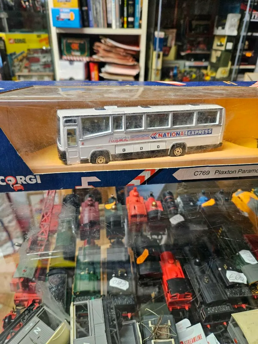 Corgi National Express Bus - Image 2