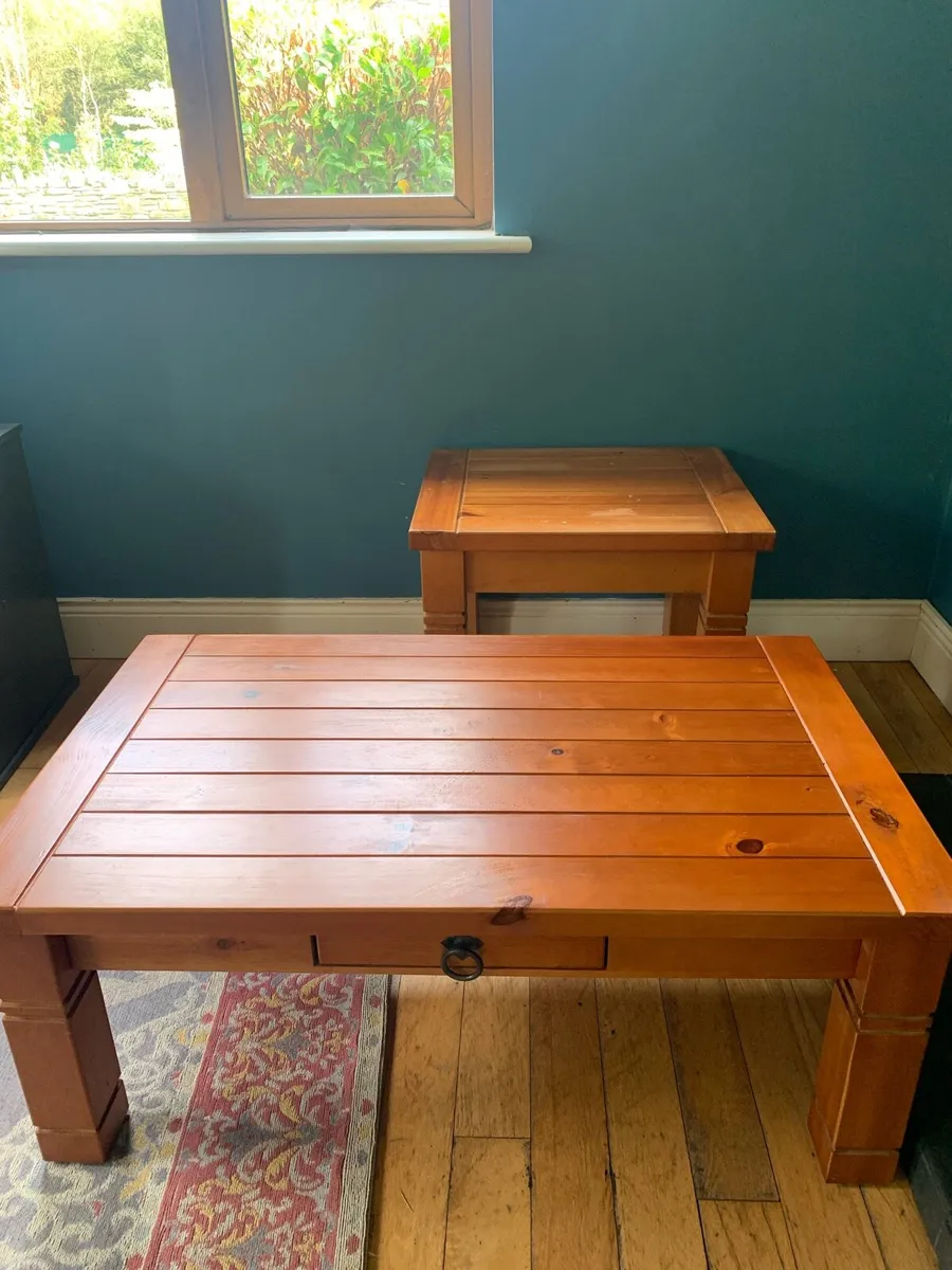 Coffee and side table