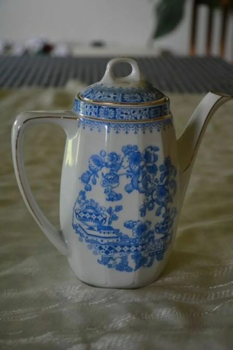 KPM Germany - Royal Porcelain Factory, tea pot - Image 3