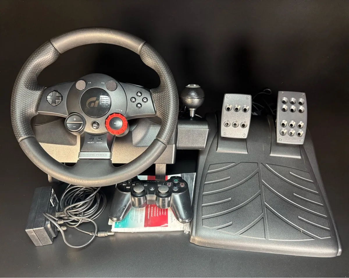 LOGITECH DRIVING FORCE GT STEERING WHEEL FOR PS3 - Image 1