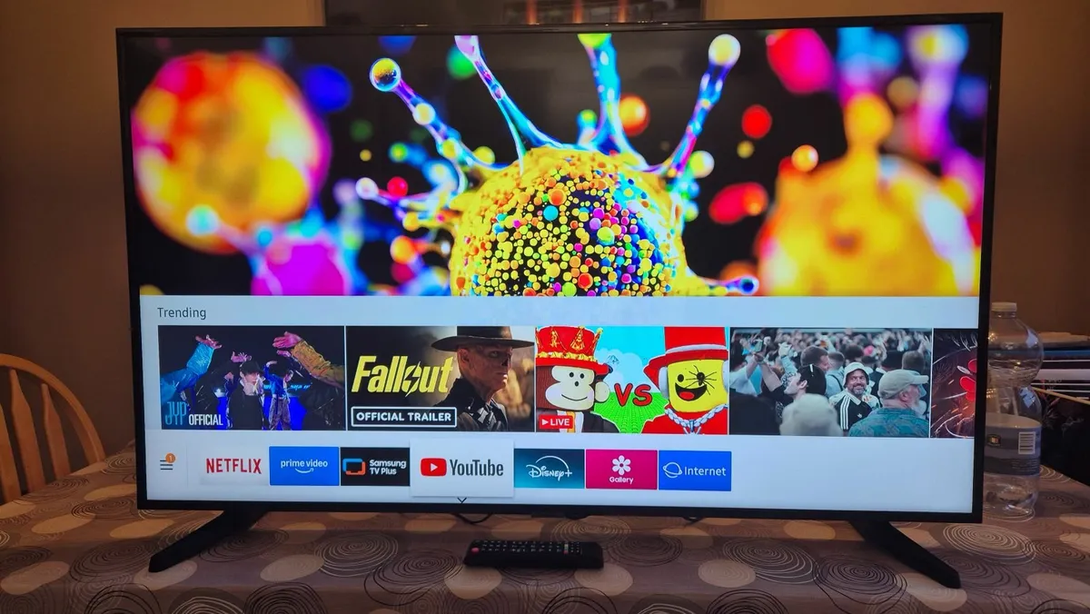 Samsung 50" Smart TV - Image 1