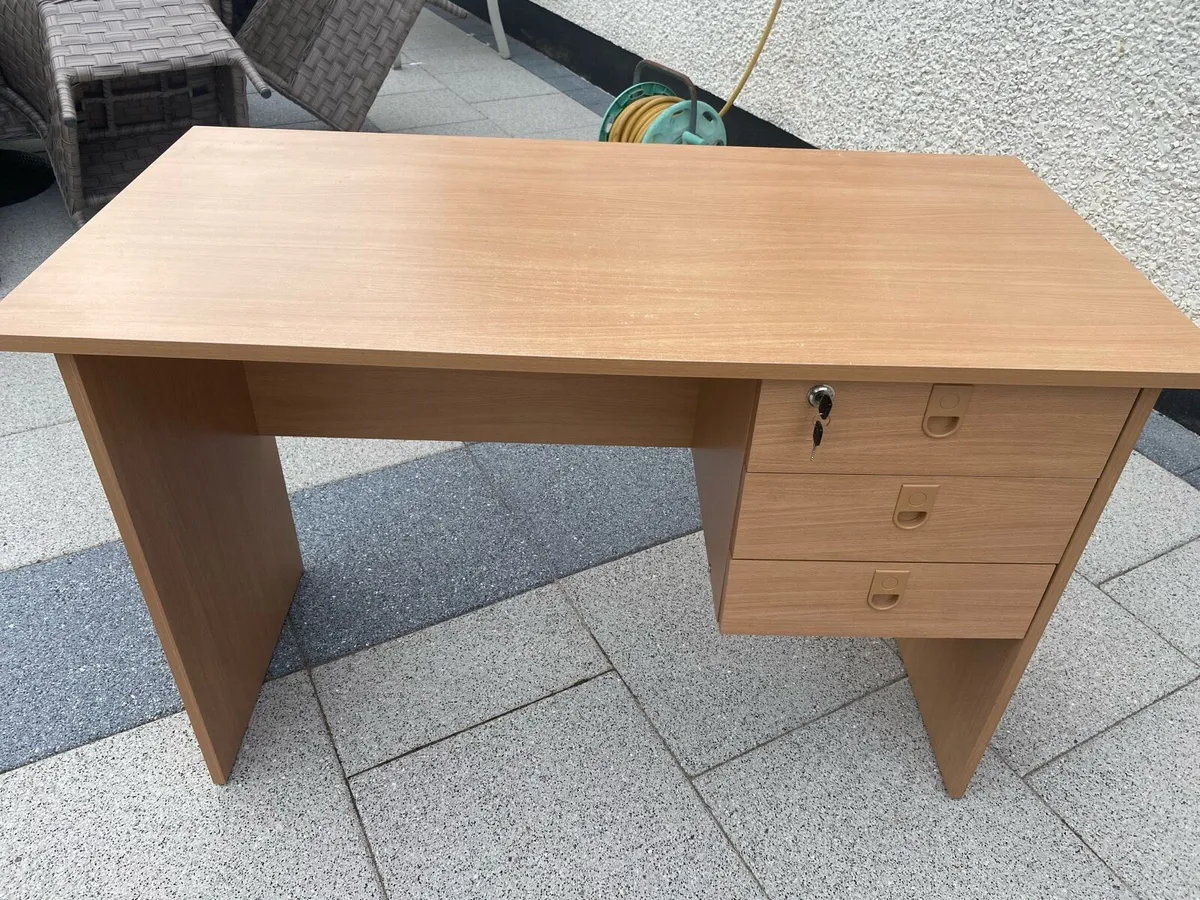 Office desk/ Study desk
