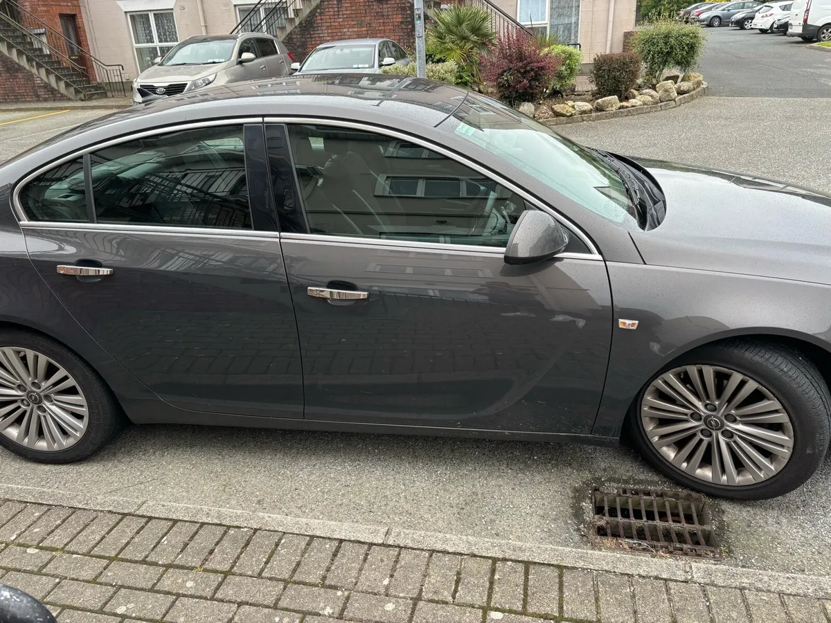Insignia 2014 Low mileage Excellent condition - Image 4