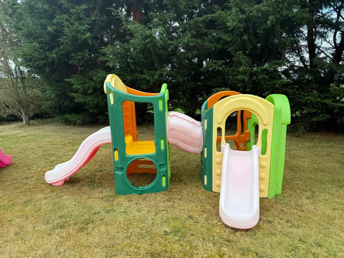 Little tykes 8-1 playground - Image 2
