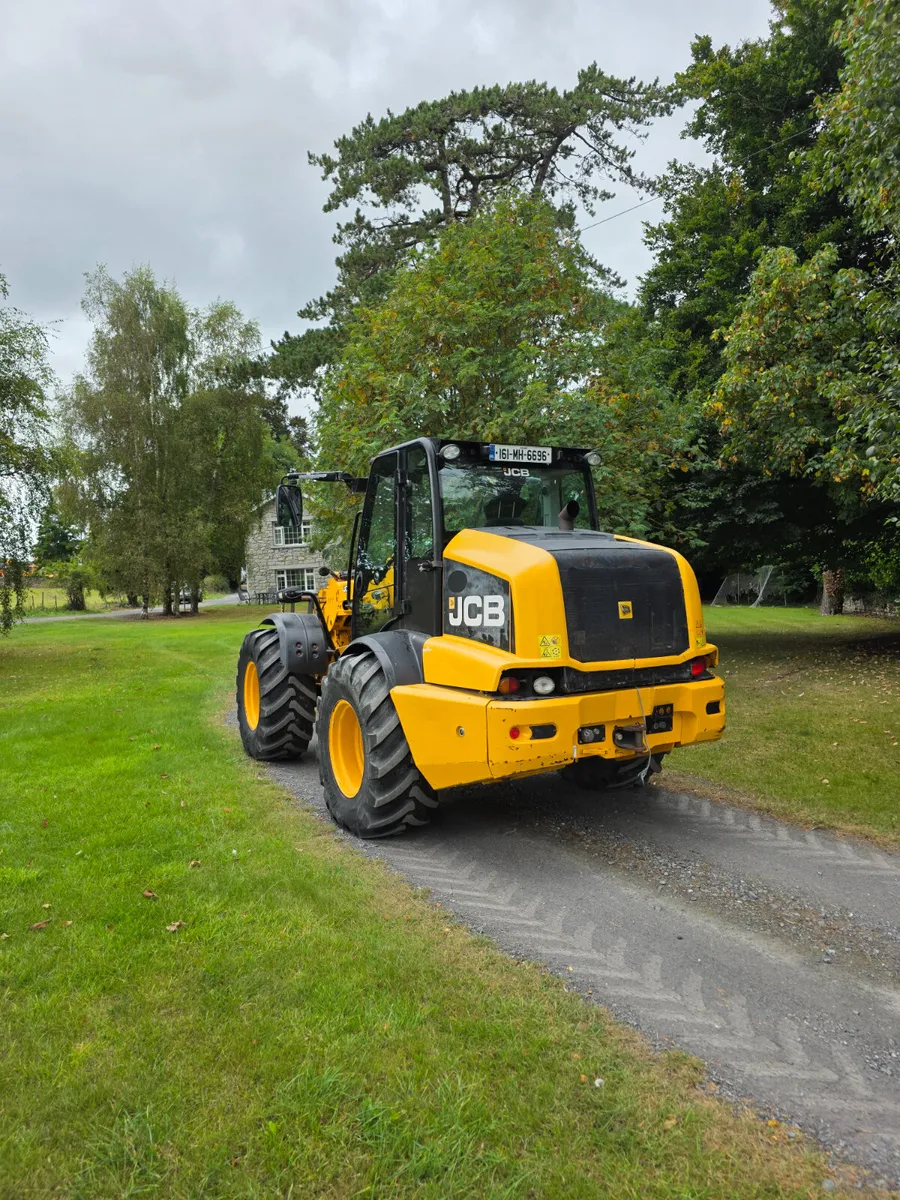Jcb 320 - Image 2