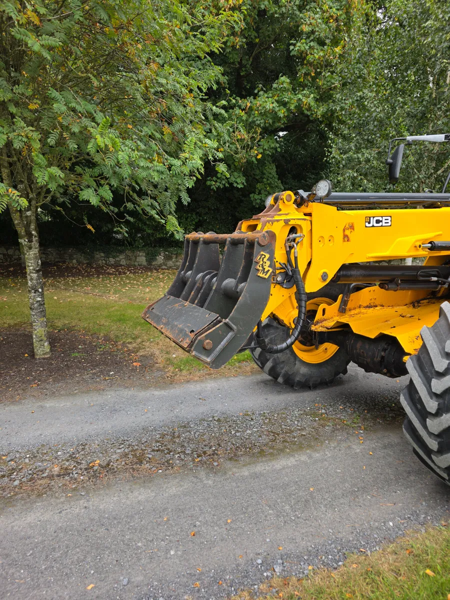 Jcb 320 - Image 4