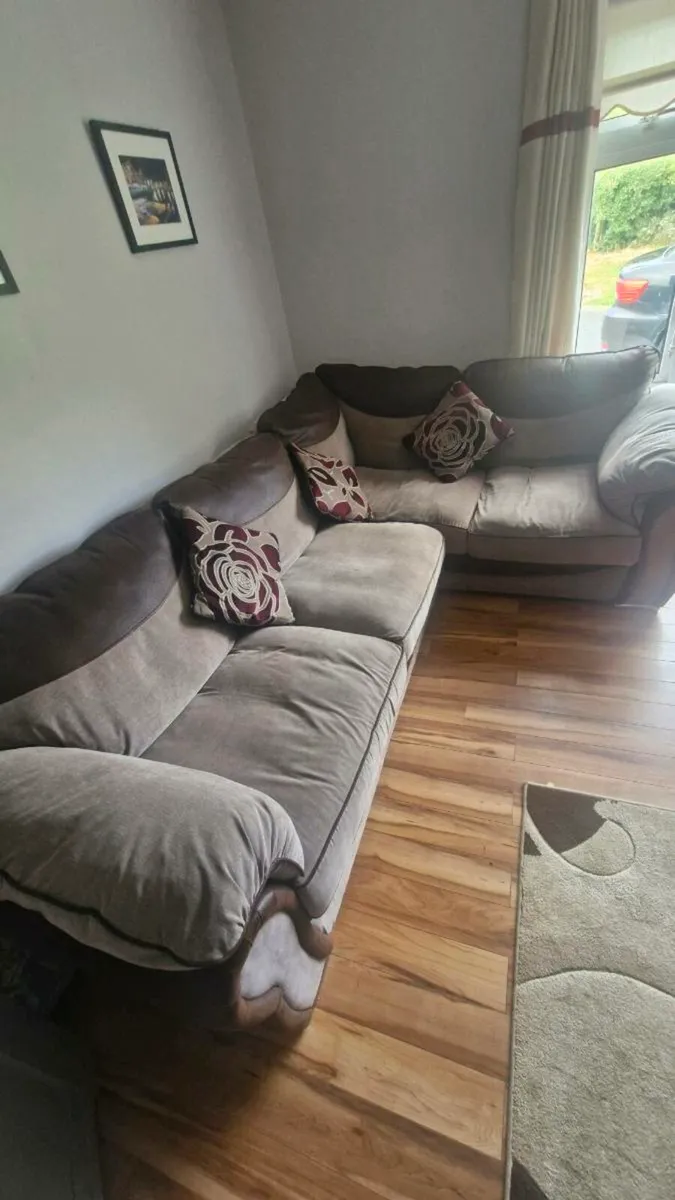 Corner sofa - Image 1