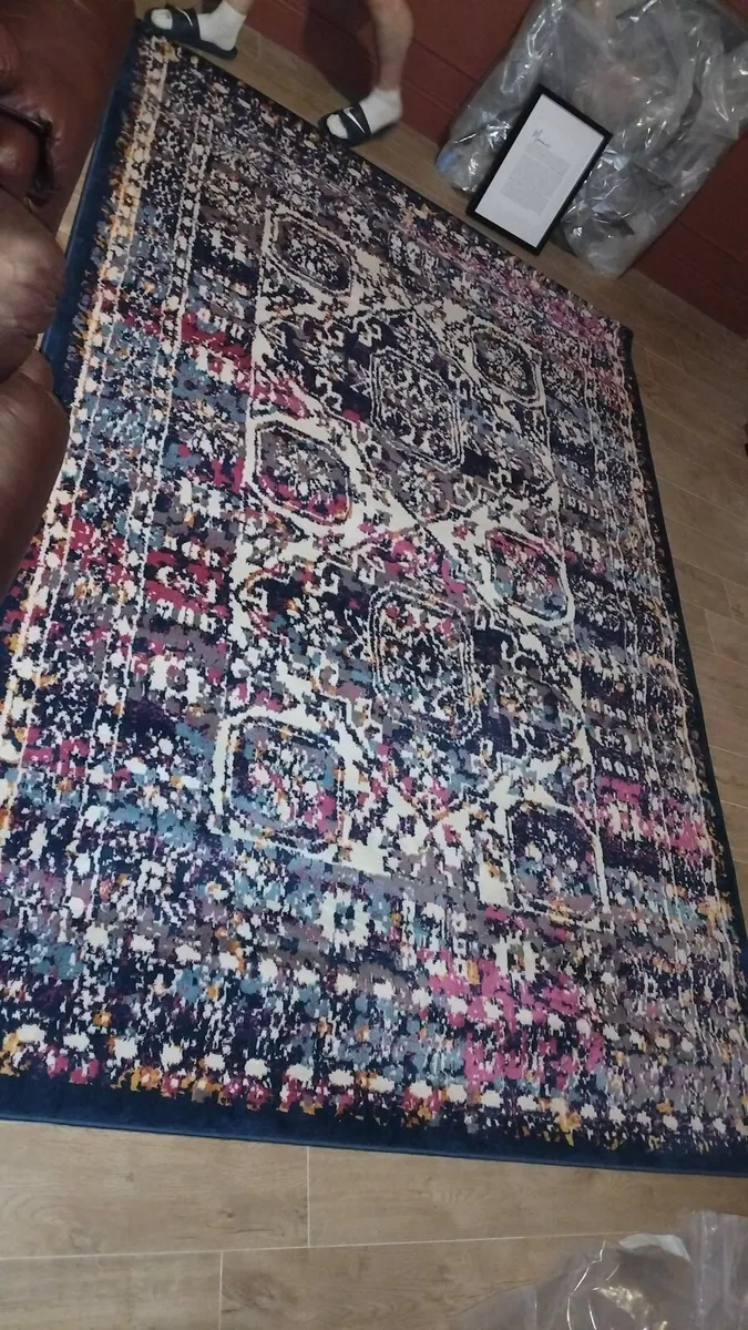 Large Kukoon rug - Image 1