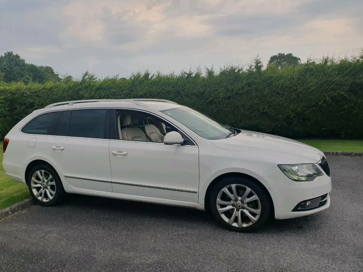 Skoda Superb Estate Elegance 2.0 Diesel - Image 1