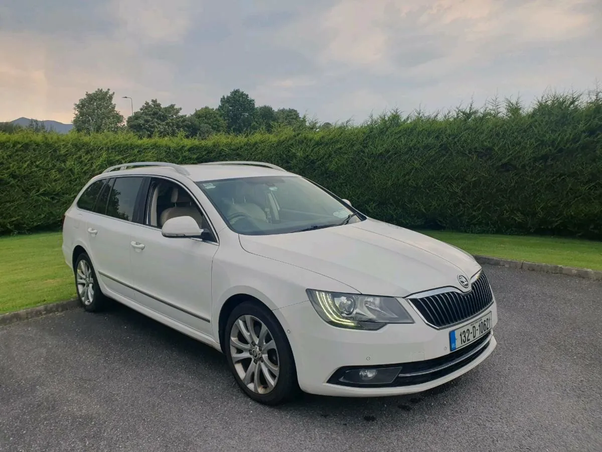 Skoda Superb Estate Elegance 2.0 Diesel - Image 2