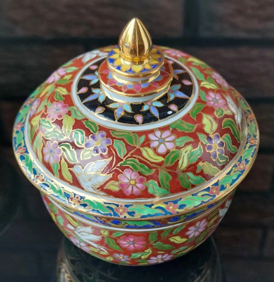 Thai Benjarong Ceramic Lidded Temple Jars - Image 4