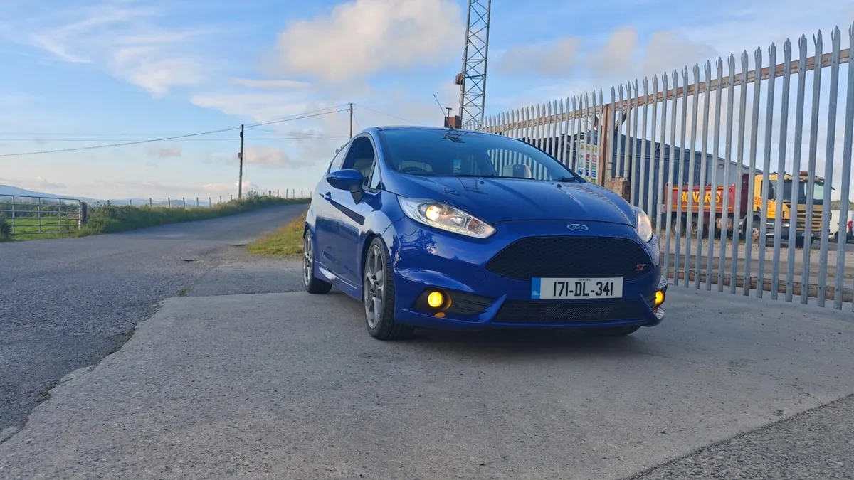 Ford Fiesta 2017 - Image 2