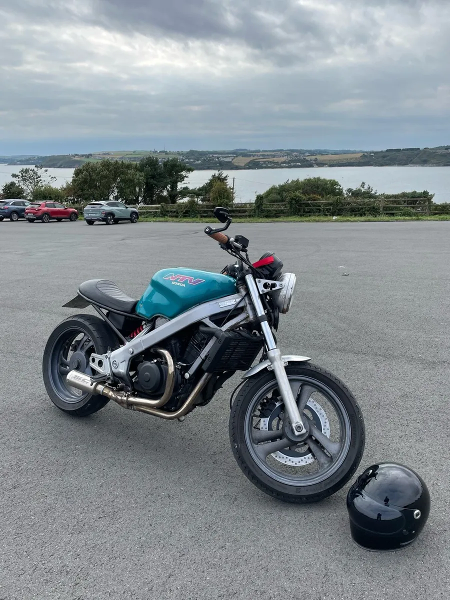 Motorcycle Honda ntv 650 cafe racer custom scrambl - Image 2