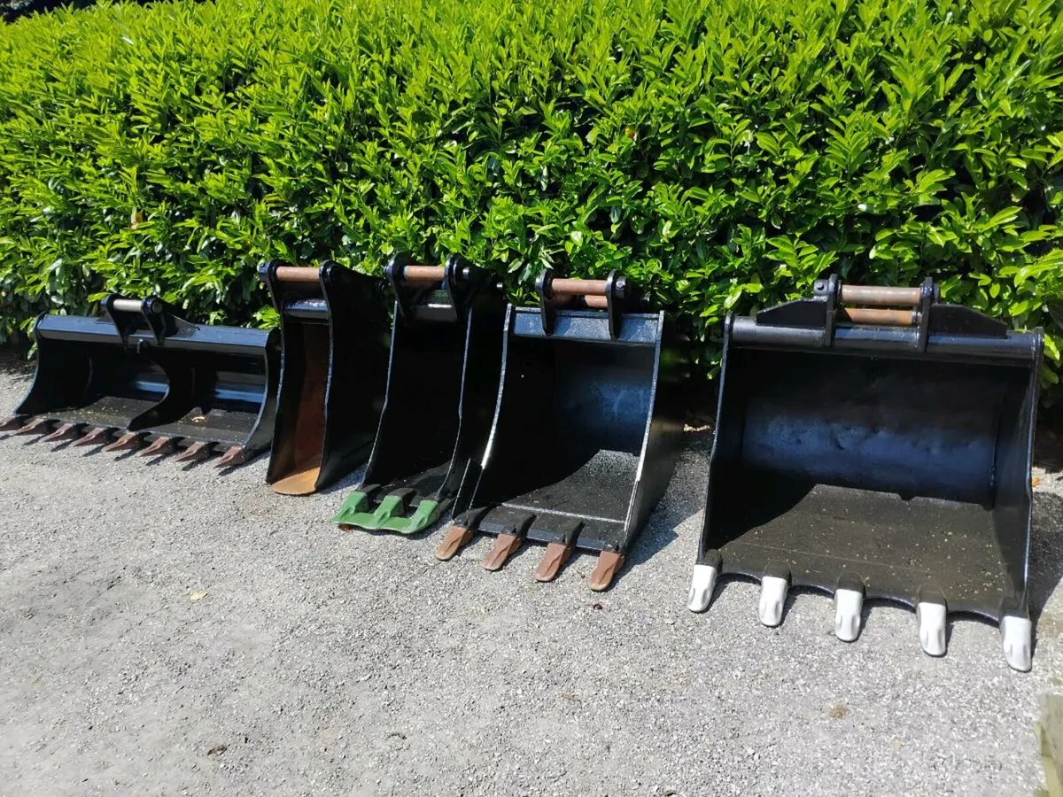 Jcb js 130 digger - Image 3