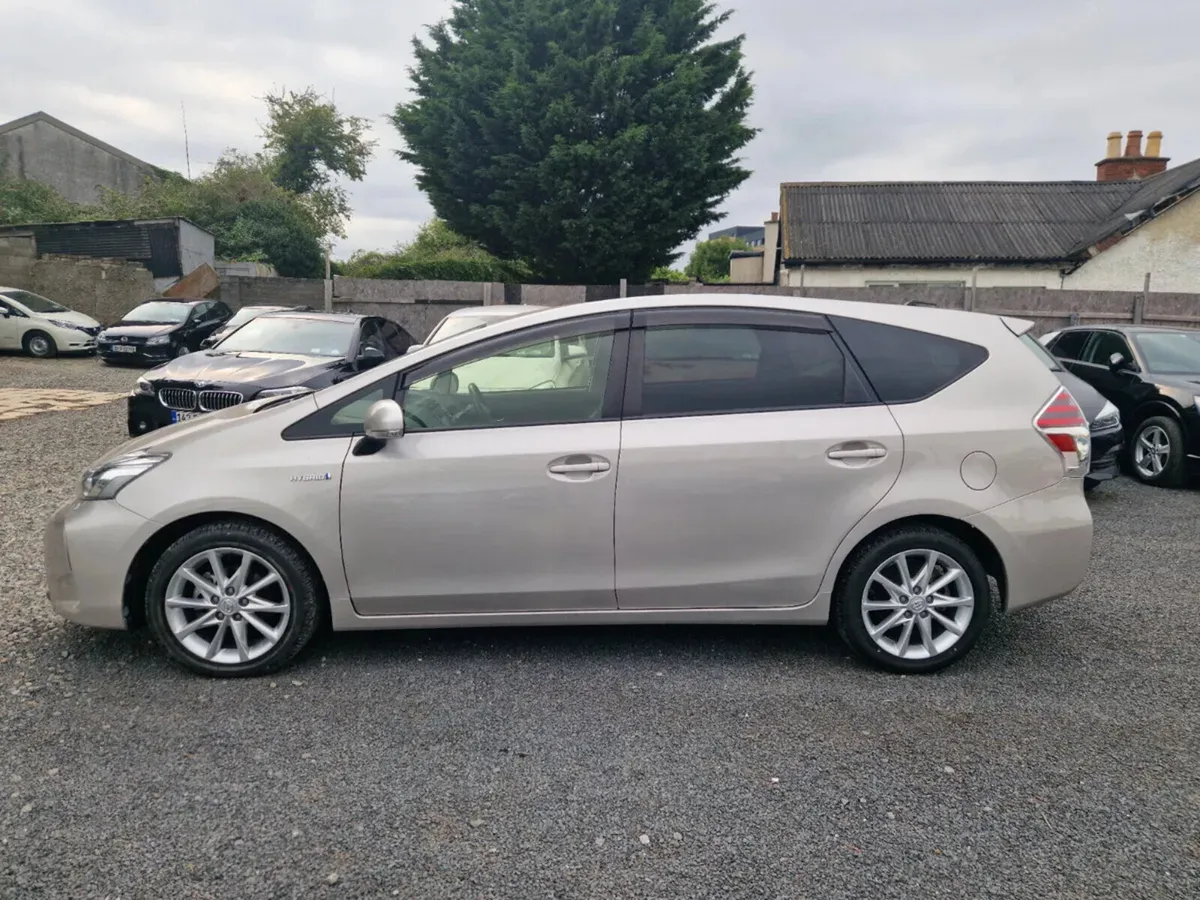 Toyota Prius 7 SEATER G |HALF LEATHER INTERIOR - Image 3