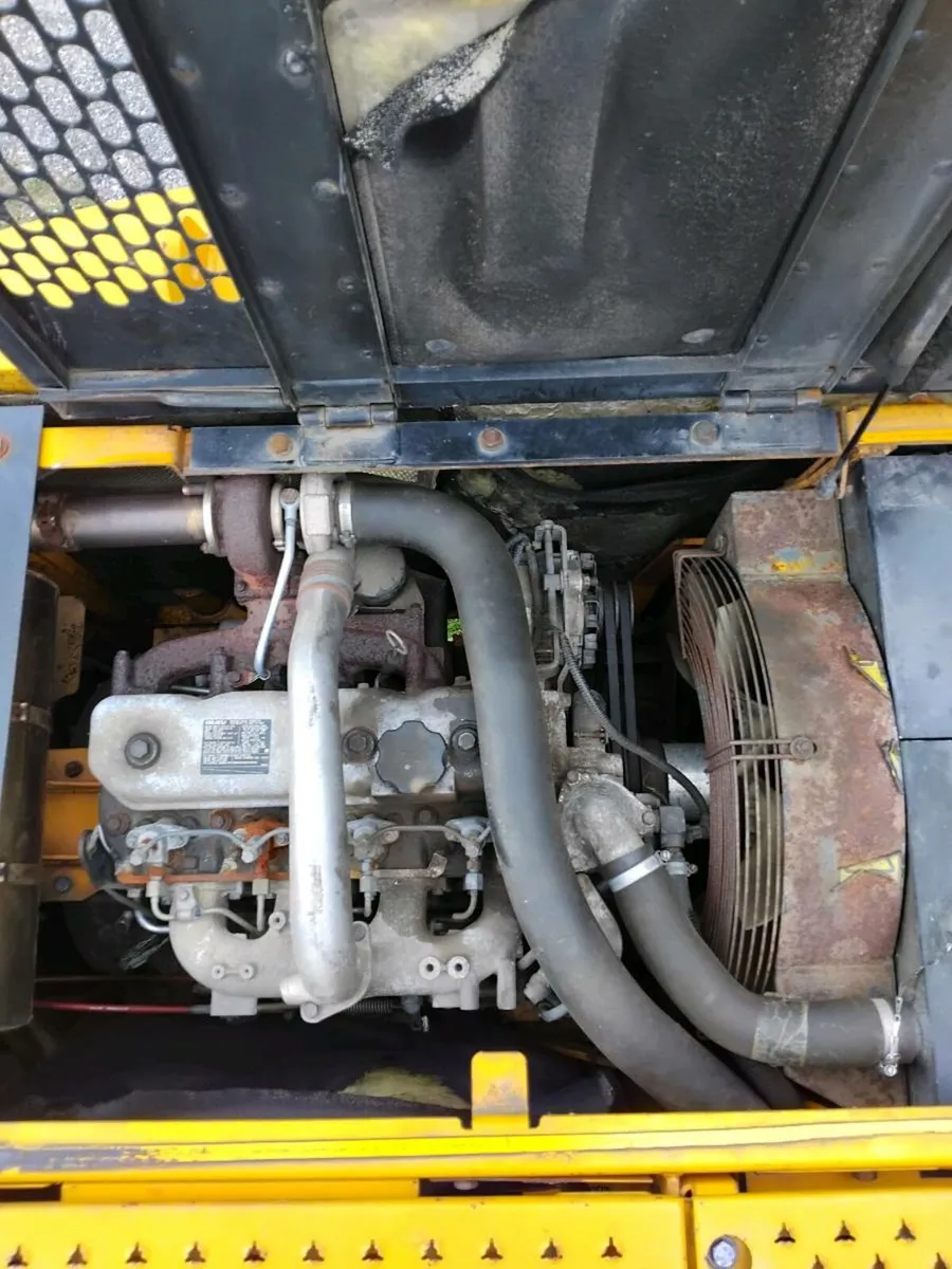 Jcb js 130 digger - Image 4