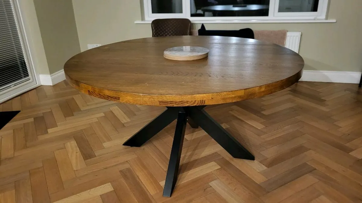Oslo oak round table - Image 2