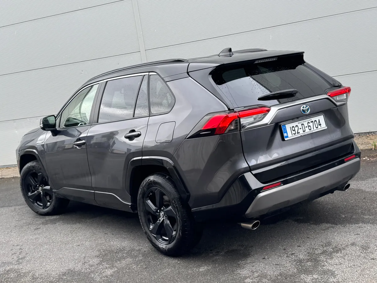 Toyota RAV4 2019 hybrid  sport - Image 2