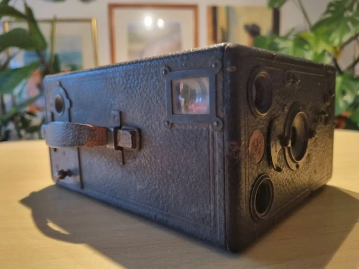 Big Antique Box Camera - Image 4