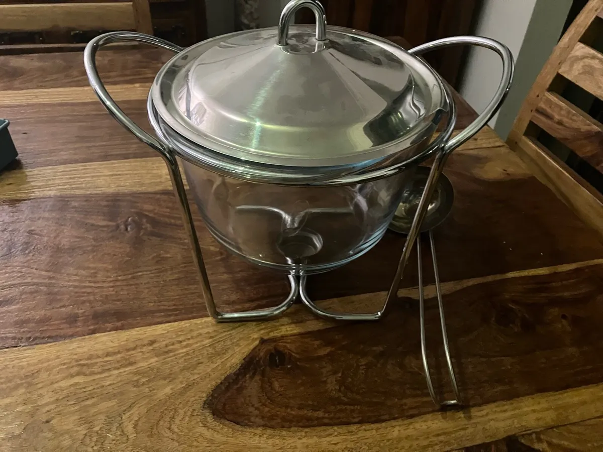 Glass chafing bowl with lid and ladle - Image 1