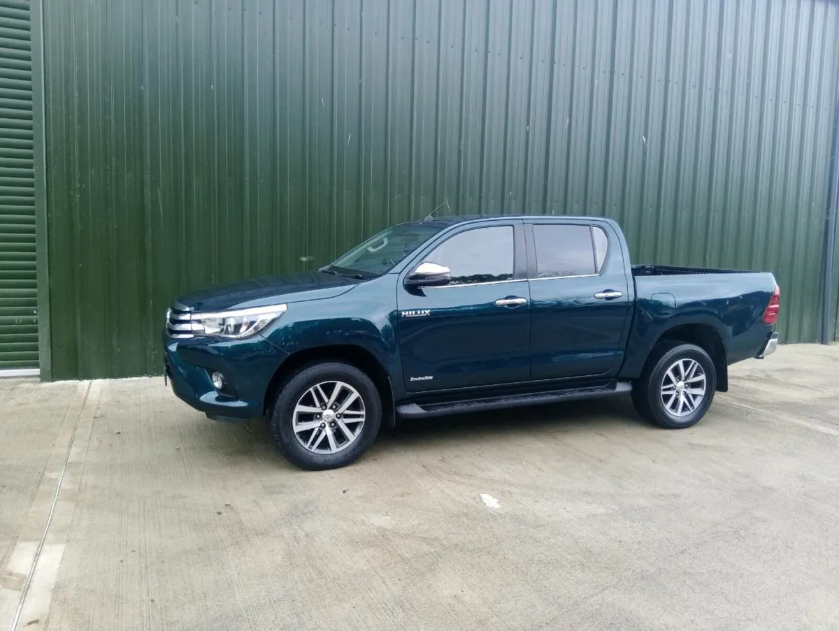 2019 TOYOTA HILUX - Image 2