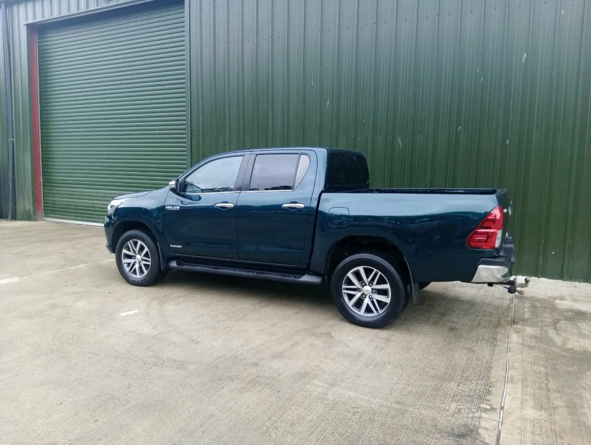 2019 TOYOTA HILUX - Image 4