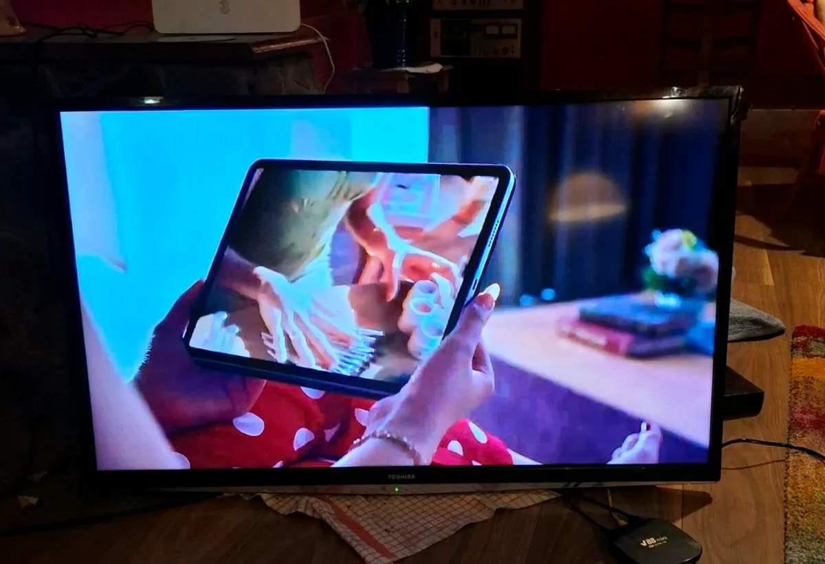 40 INCH TV - Image 2
