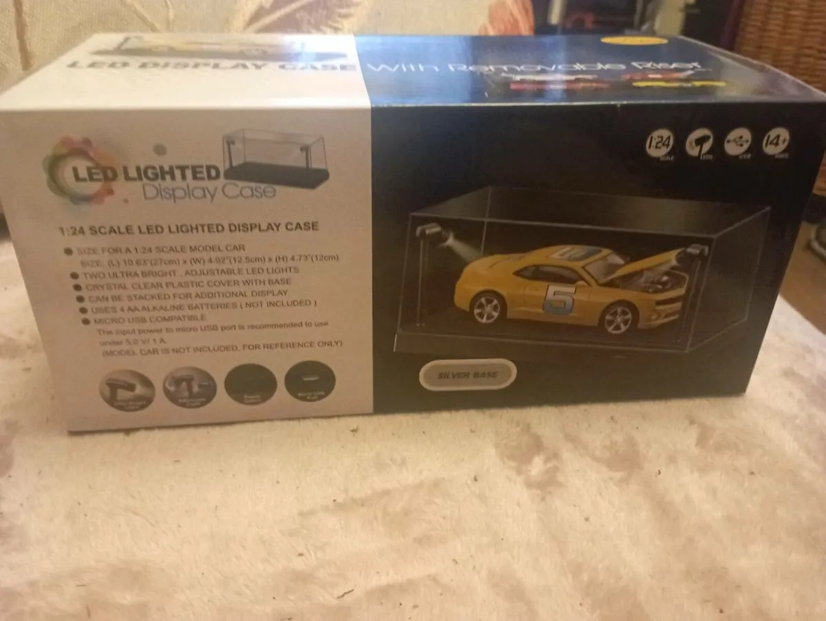 LED DISPLAY 1-64  CASE SCALE WITH REMOVABLE RISER. - Image 2