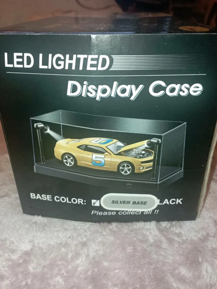 LED DISPLAY 1-64  CASE SCALE WITH REMOVABLE RISER. - Image 1