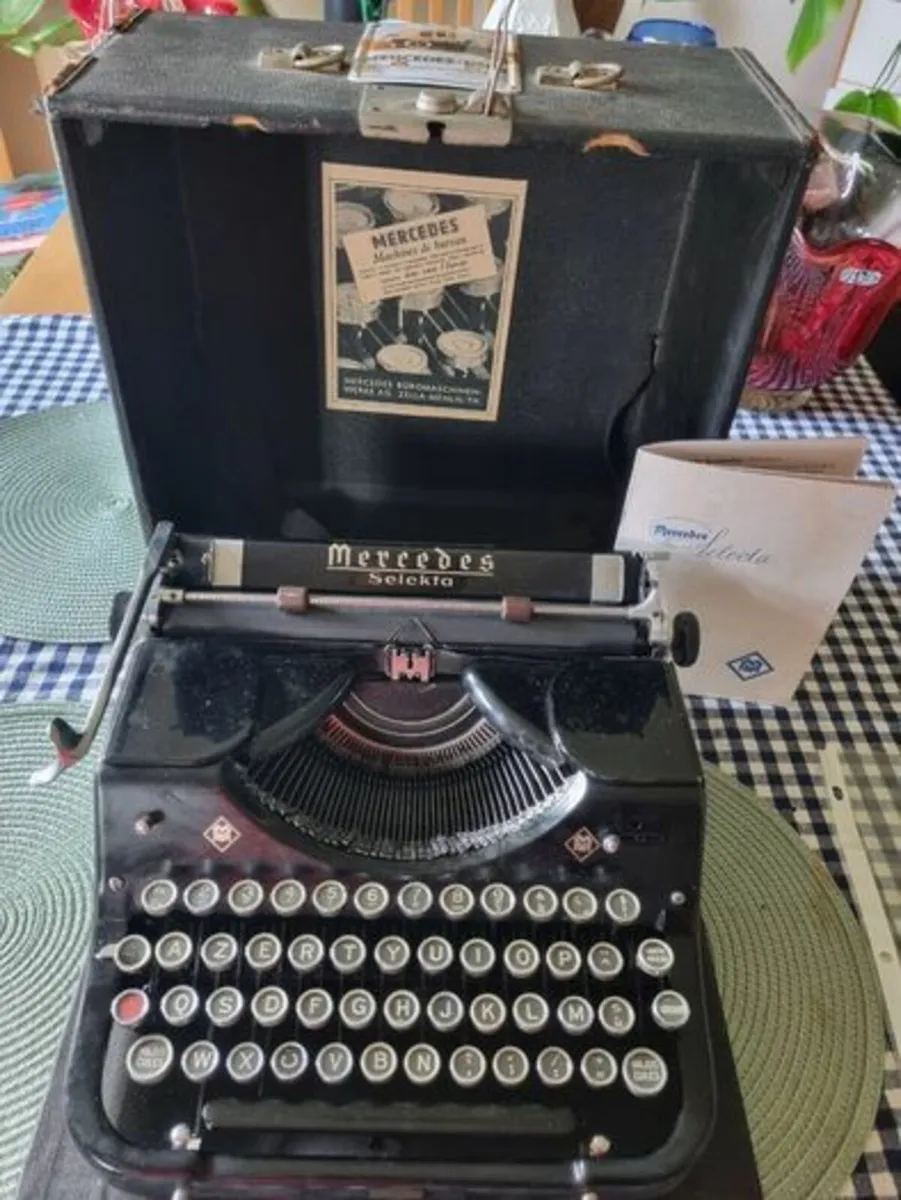 Vintage Mercedes Selekta typewriter - Image 3