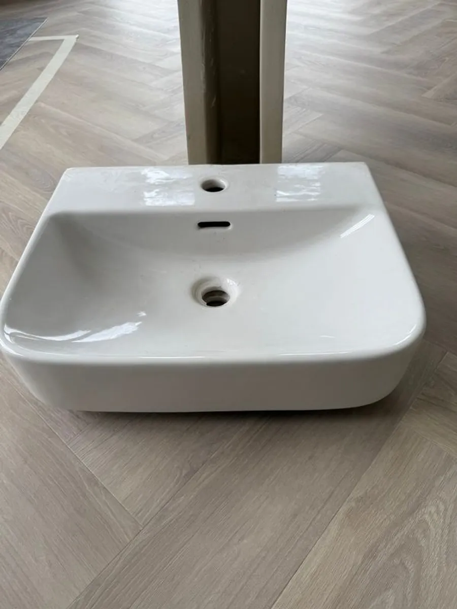 Bathroom Washbasins with Full Pedestal - Image 2