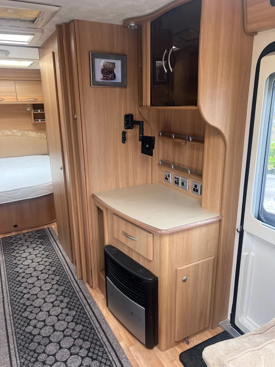✨STUNNING COACHMAN LASER 4 BERTH ISLAND BED✨ - Image 3