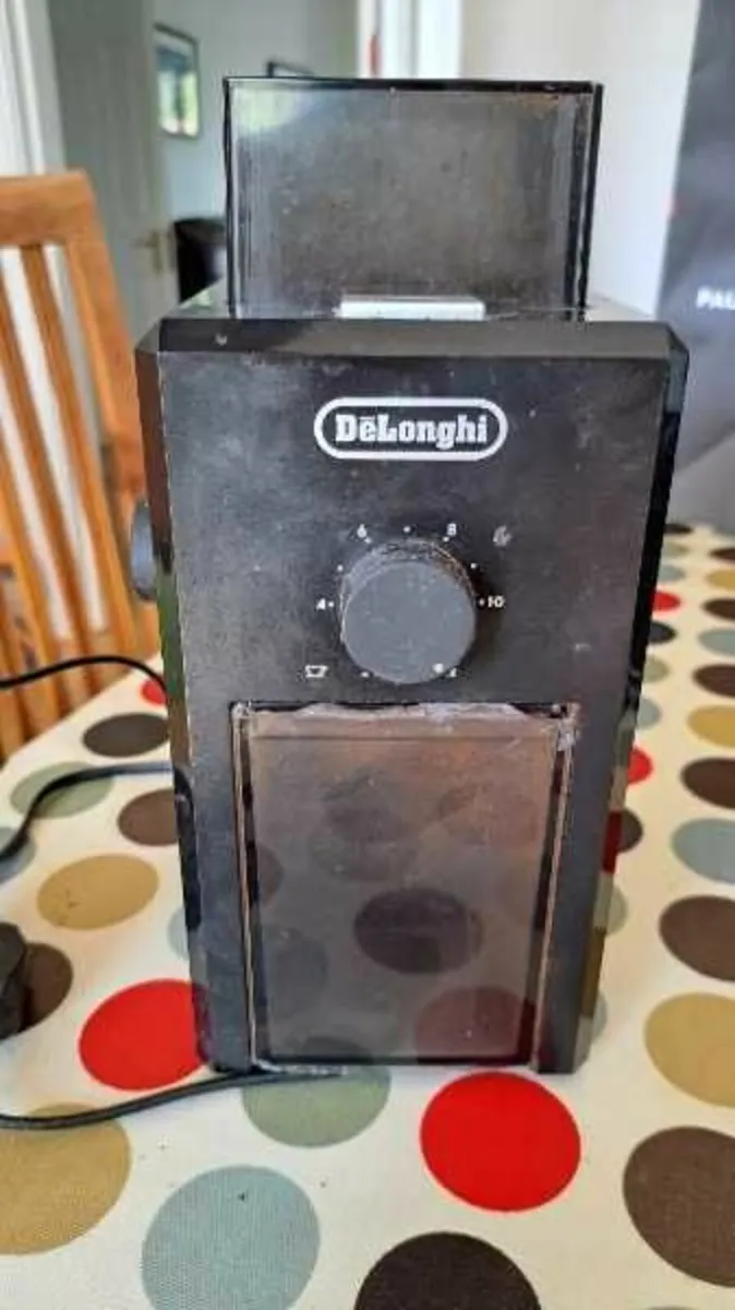 DeLonghi coffee maker and coffee grinder - Image 2
