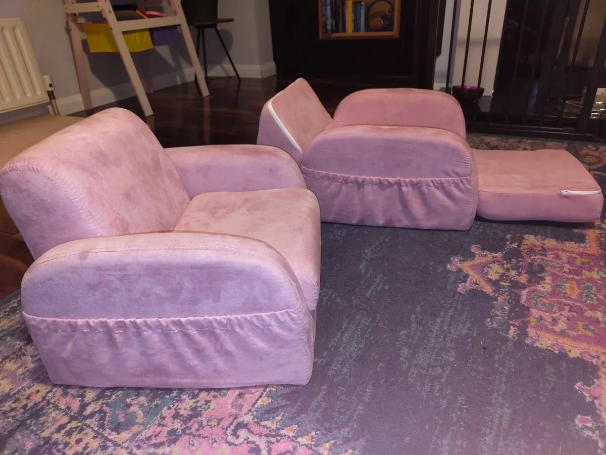 Children's 2 in 1 sofa chair bed folding couch - Image 2