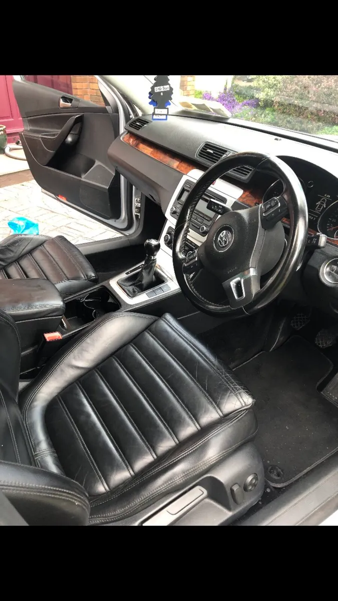 Volkswagen Passat BlueMotion TDI - Image 2