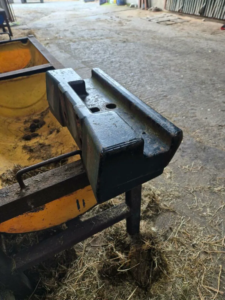 New holland weight carrier - Image 1