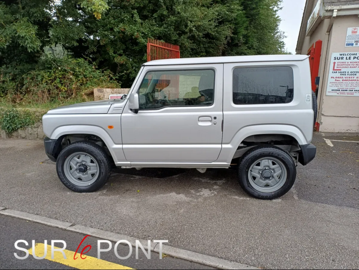 Suzuki Jimny 0.65lt Petrol 4 Seater Button start - Image 4