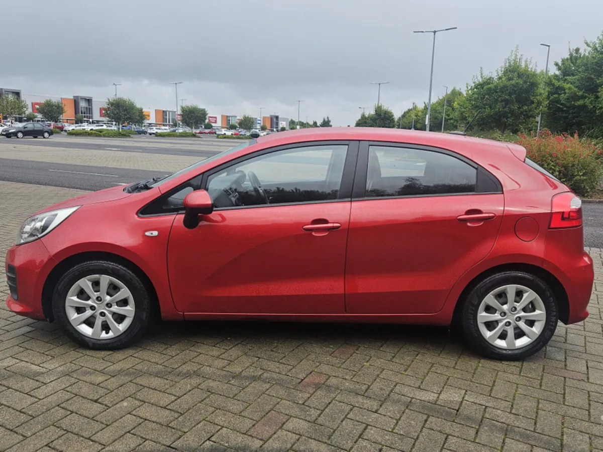 Kia Rio 1.25 PETROL 5 DOOR HATCHBACK * HIGH SPEC * - Image 4