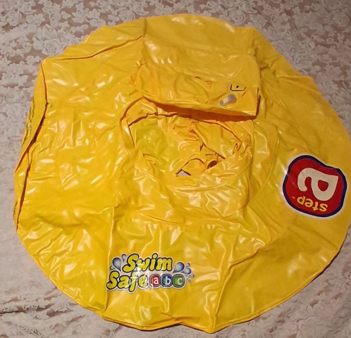 Bestway Swimming ring and swim nappies - Image 3