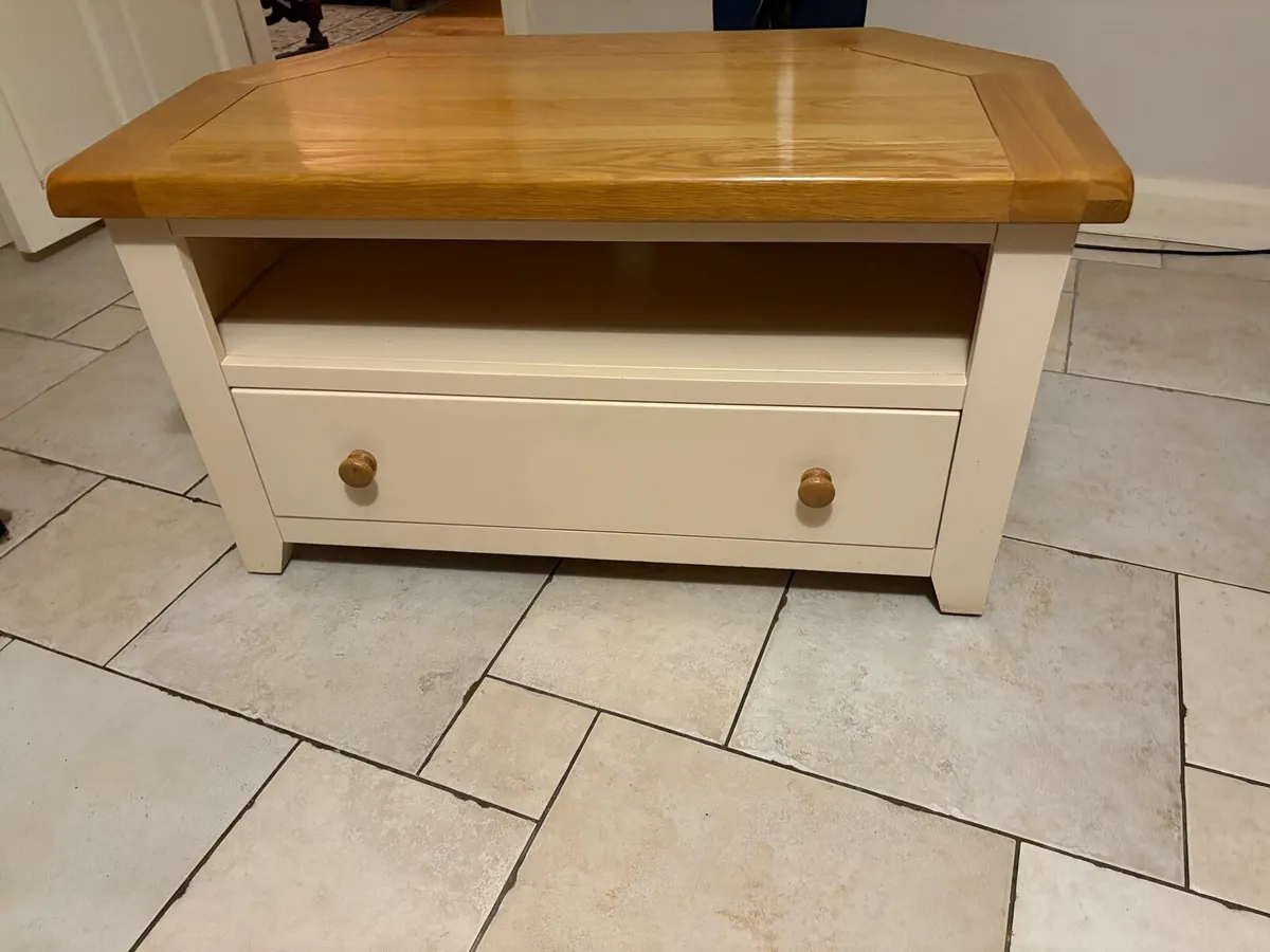 Oak tv unit and coffee table - Image 1