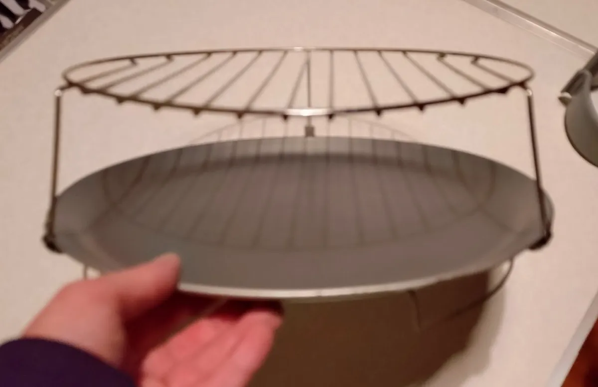 LIGHT METAL KITCHEN TRAY (USED). - Image 2