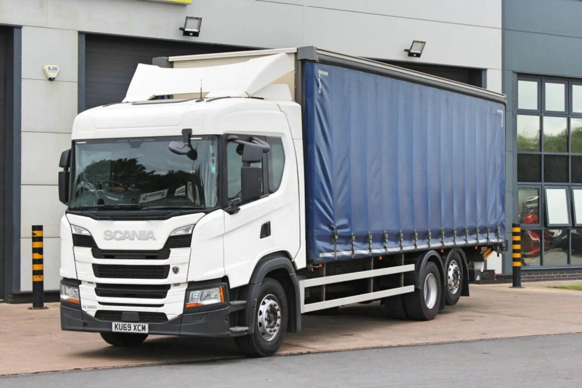 2019 SCANIA G320 6X2 SLEEPER CAB CURTAIN SIDER - Image 3