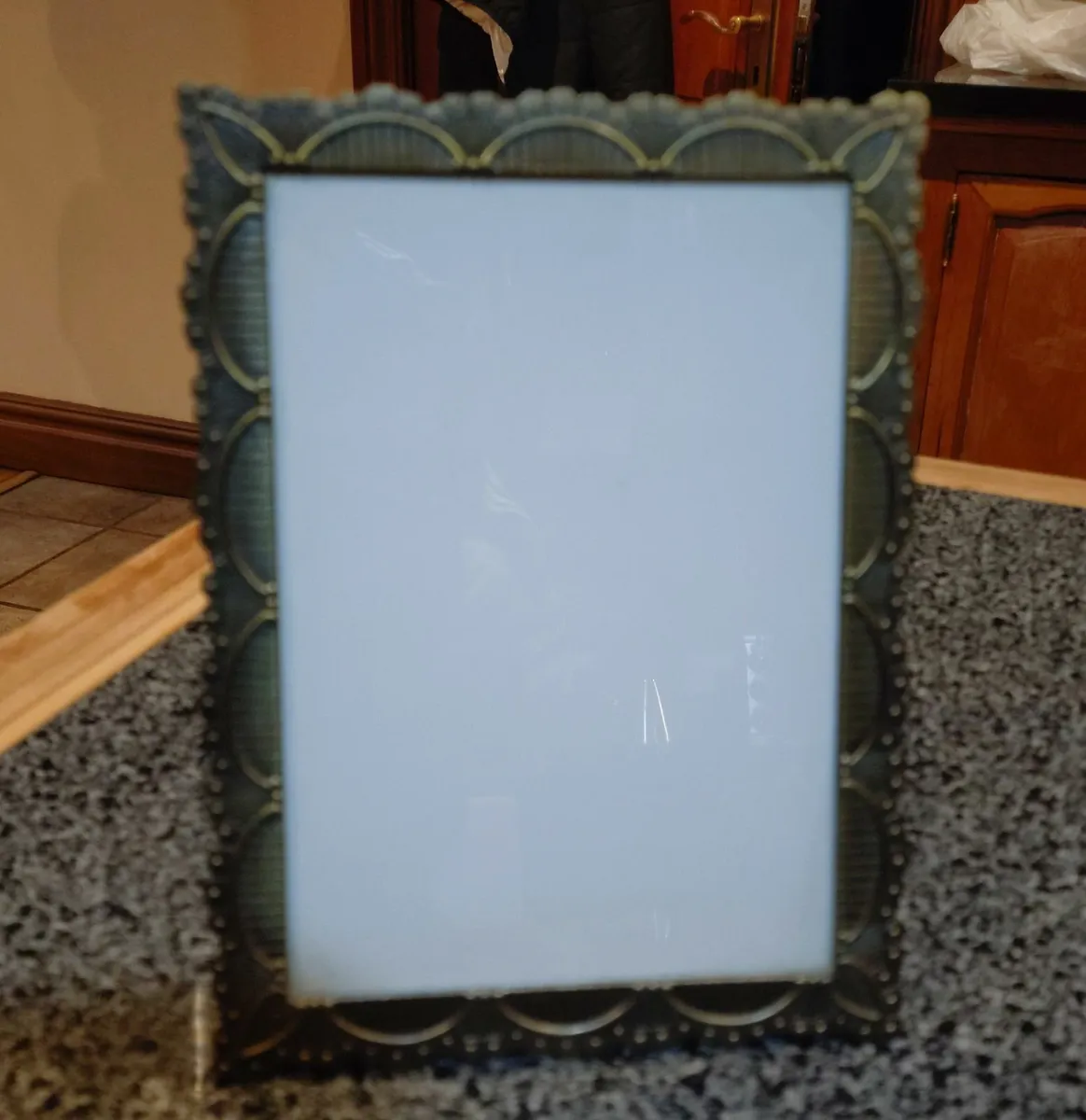 LOTS OF SMALL PHOTO FRAMES (USED). - Image 1