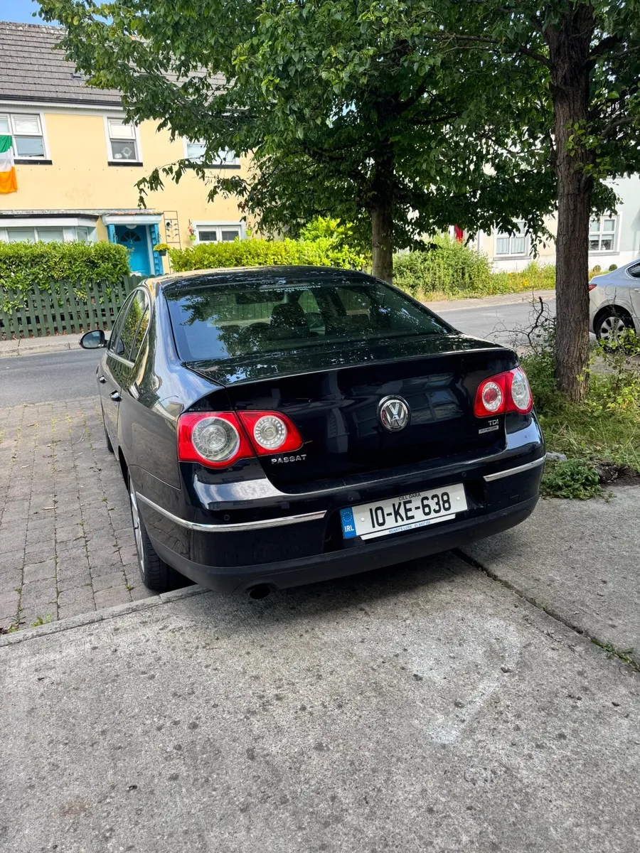 Volkswagen Passat 2010 - Image 4