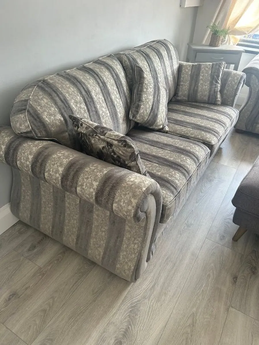 3-2-1 sofa - Image 2