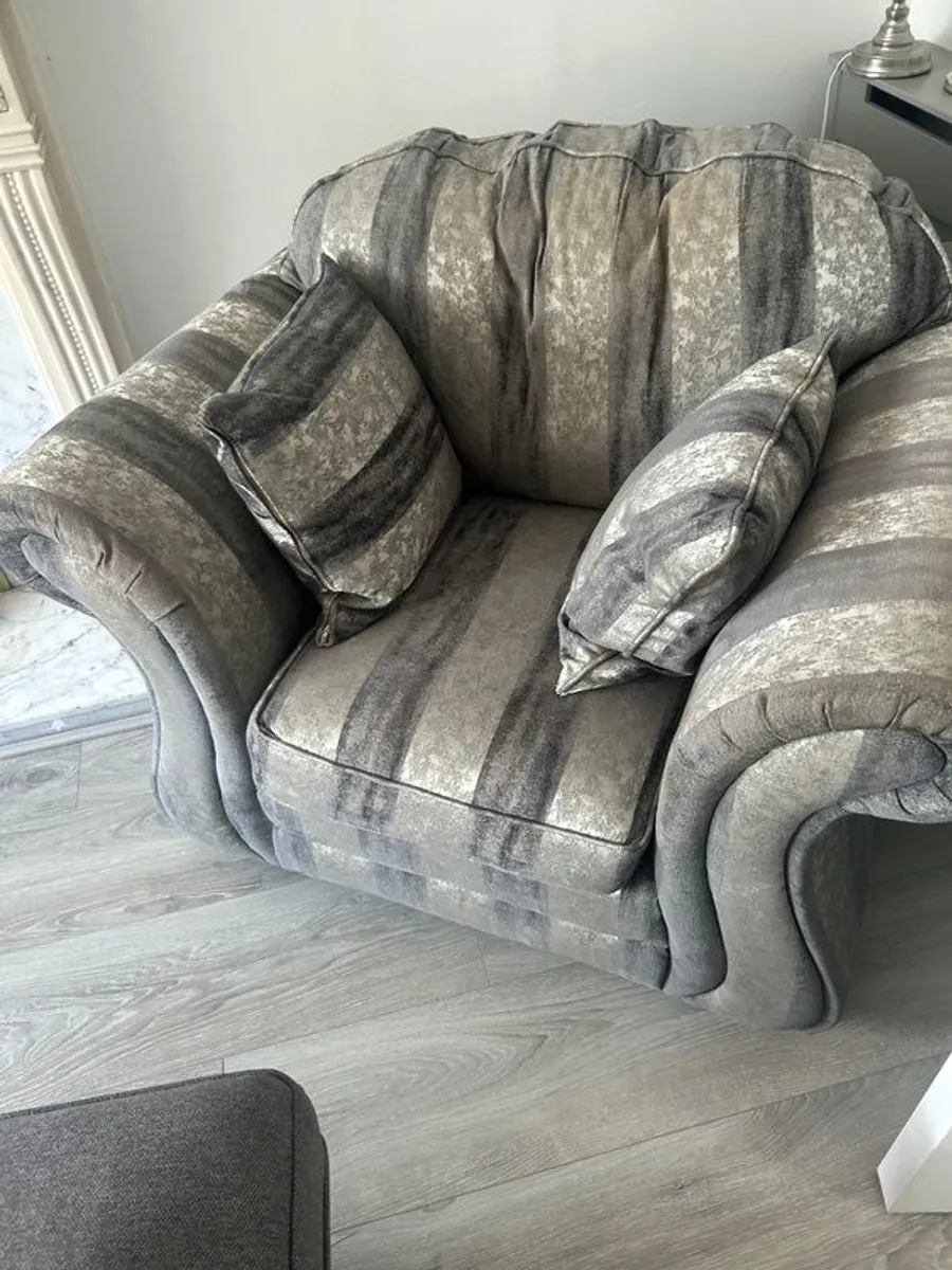 3-2-1 sofa - Image 3