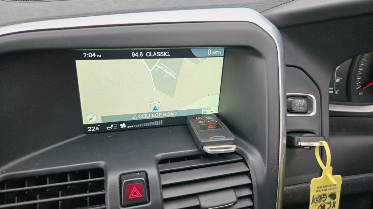 2014 VOLVO XC60 - Image 2