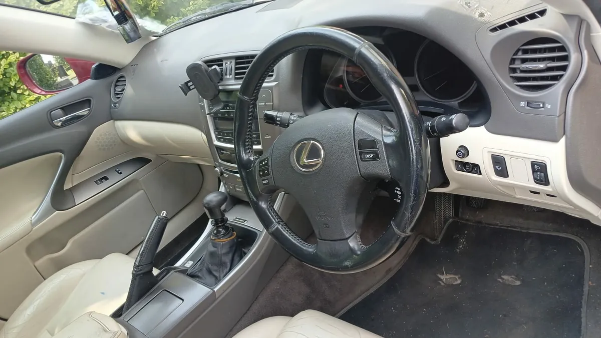 Car - Image 2