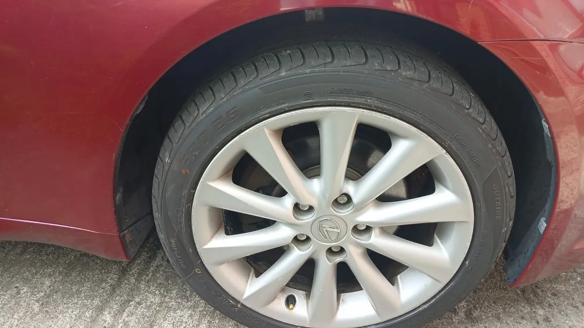 Car - Image 3