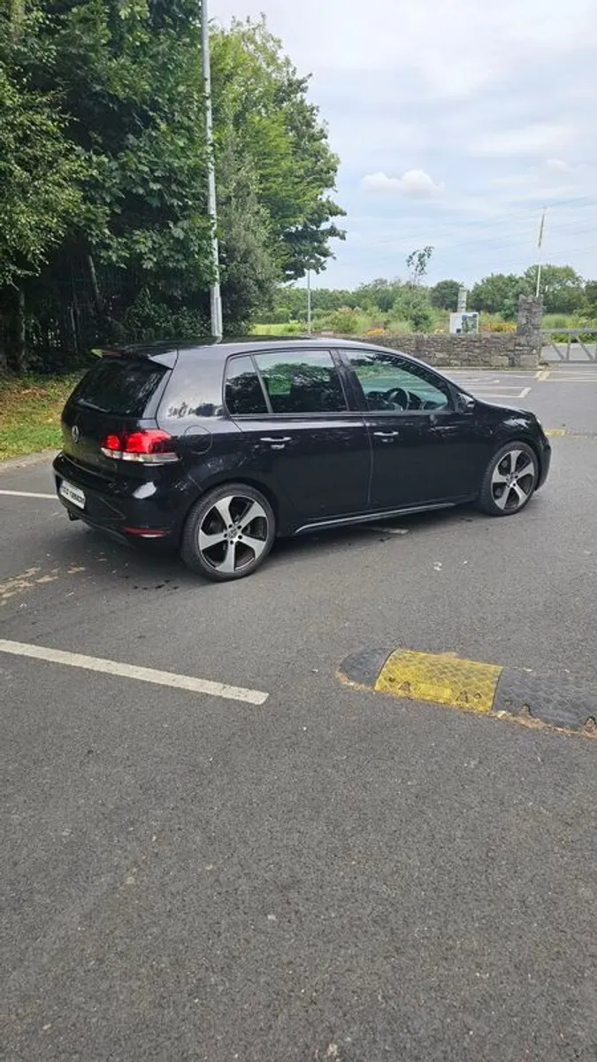 2010 Volkswagen Golf - Image 3